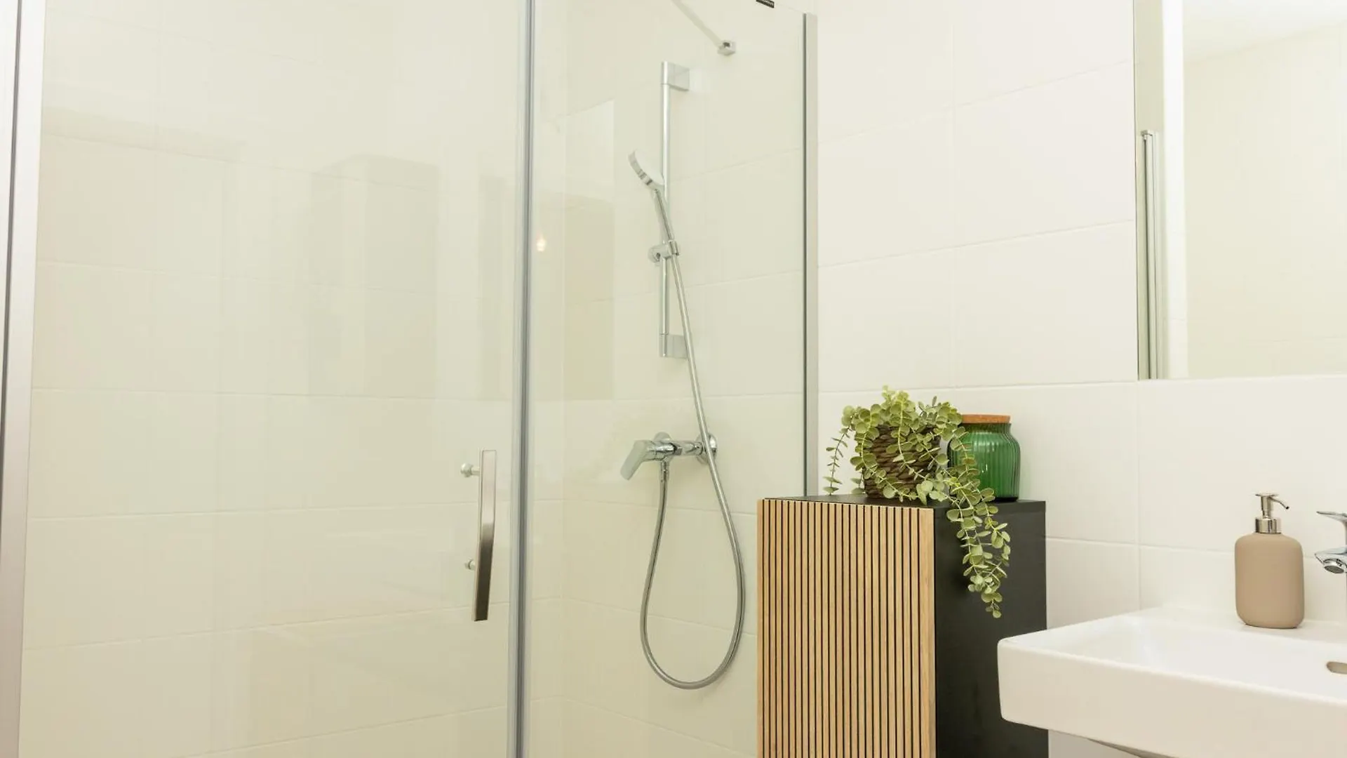 Eggenberg City Suites - Self Check-In Graz 0*,
